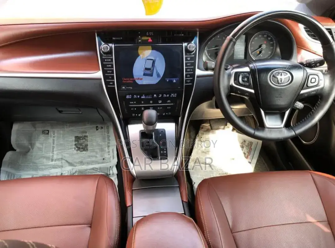 Toyota Harrier 2.0 2017 Black
