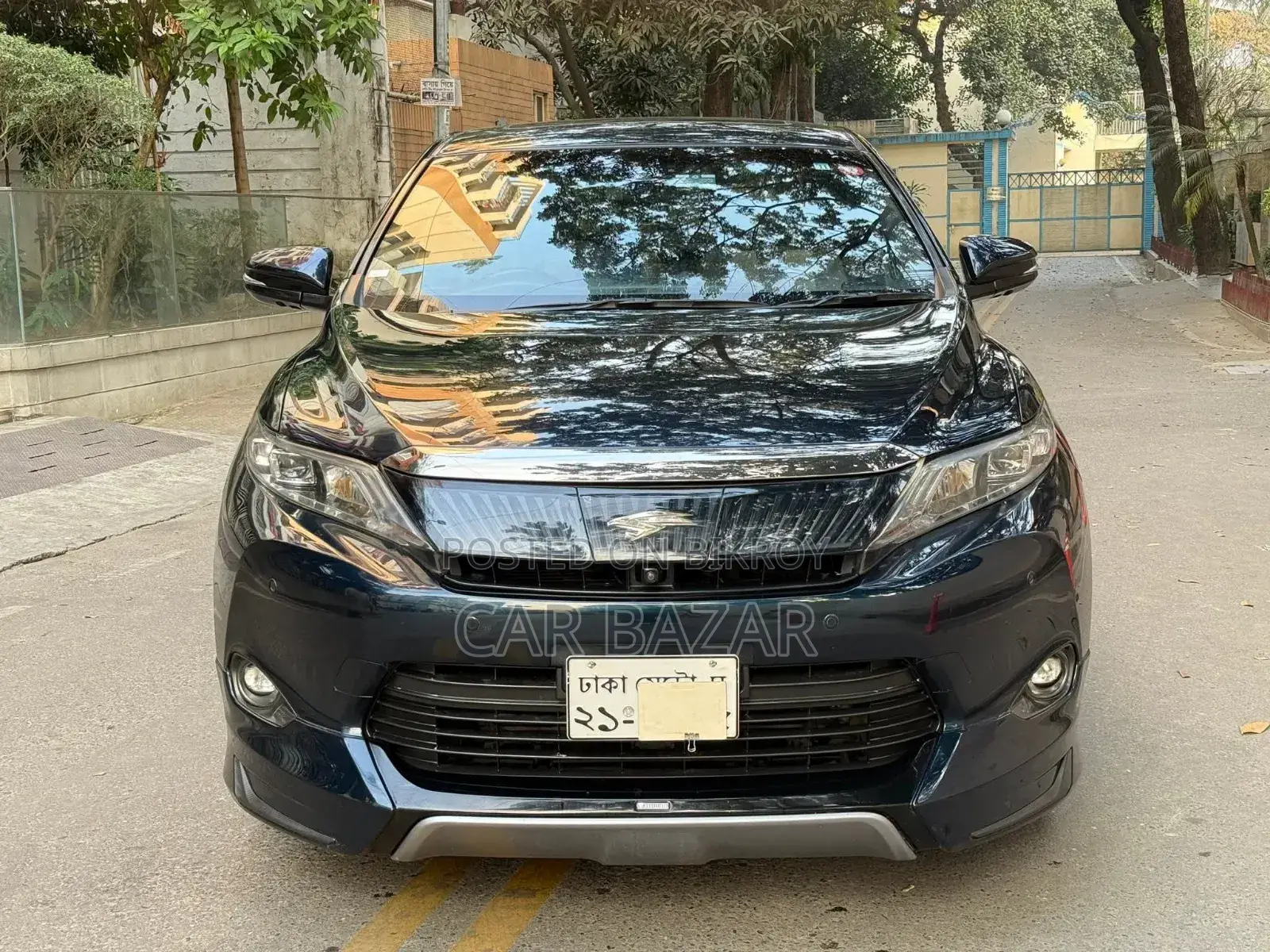 Toyota Harrier 2.0 2016 Black