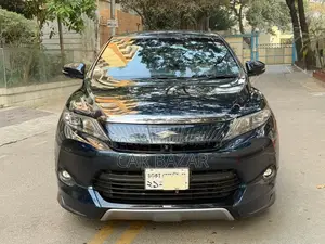 Toyota Harrier 2.0 2016 Black