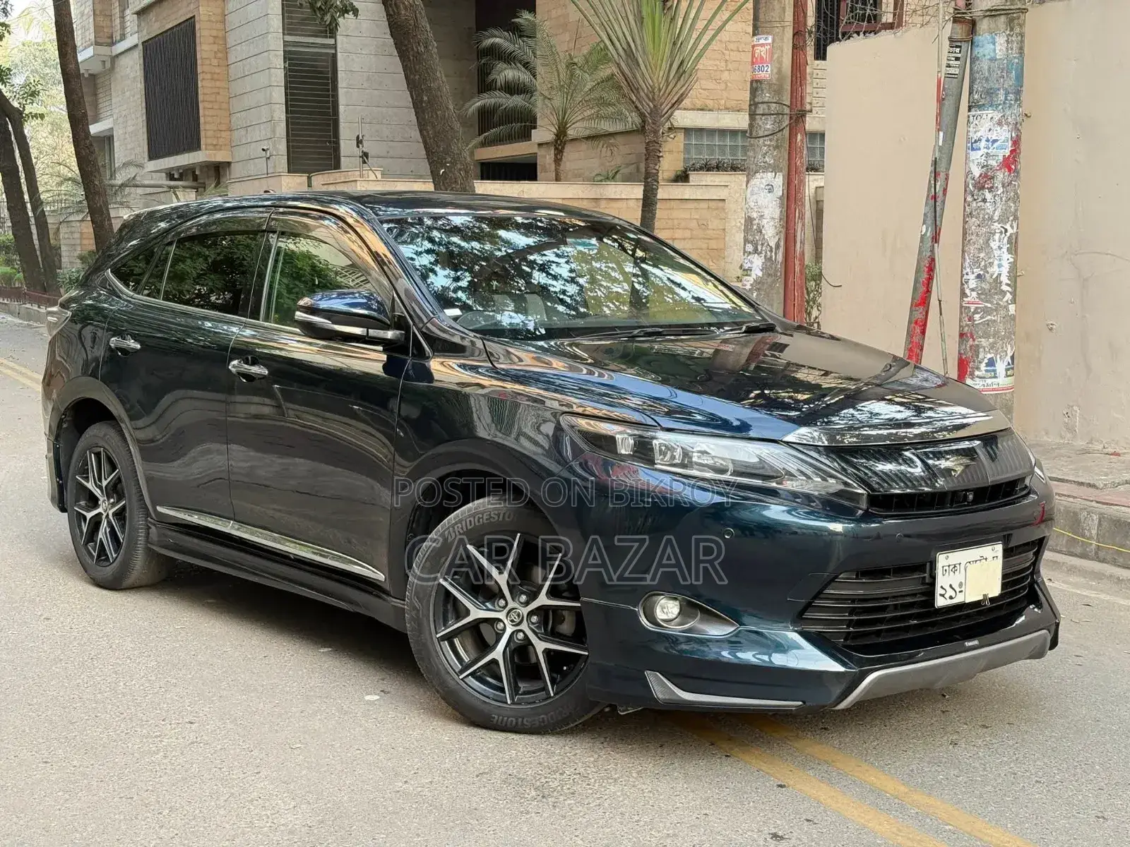 Toyota Harrier 2.0 2016 Black
