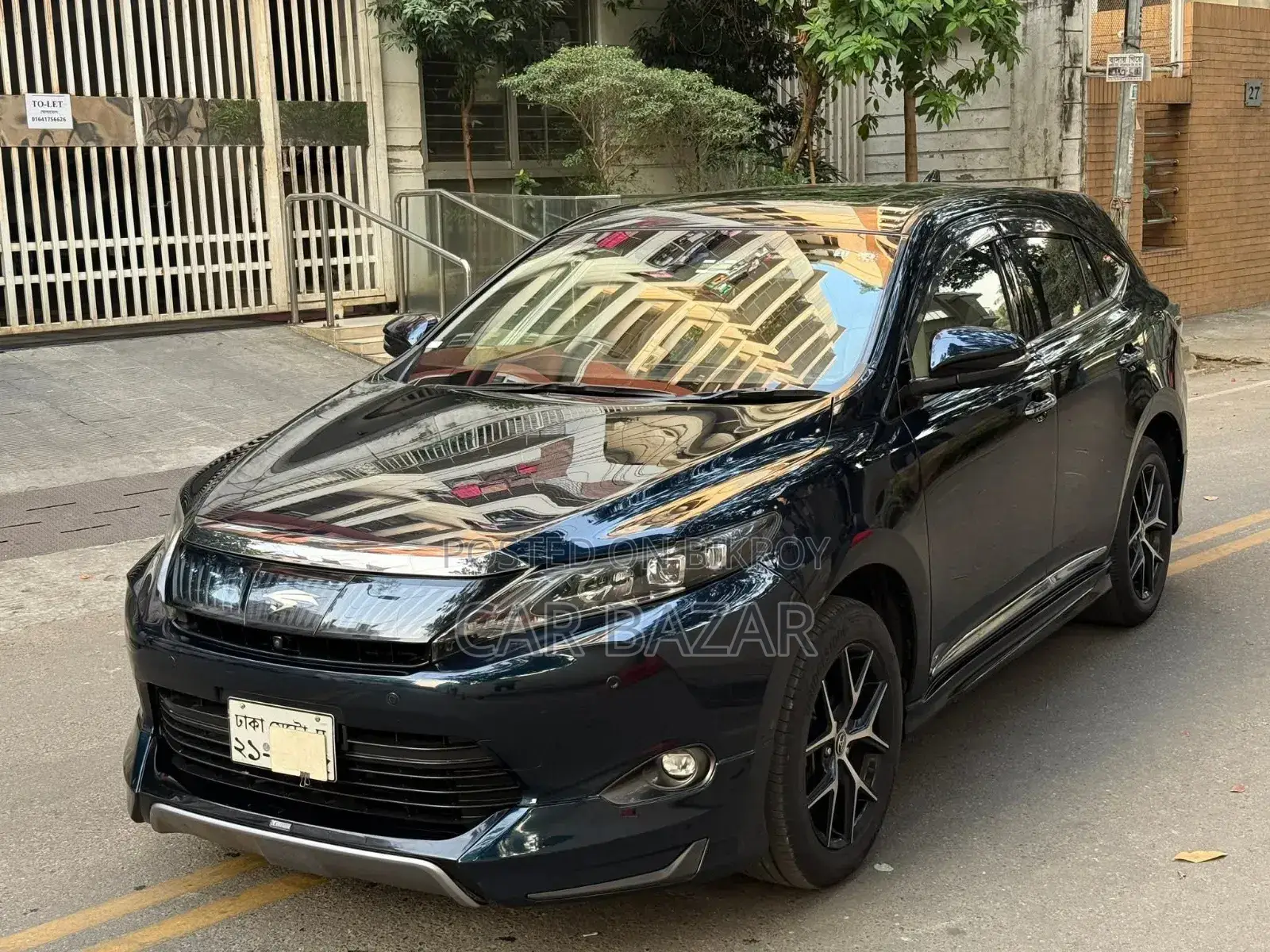 Toyota Harrier 2.0 2016 Black