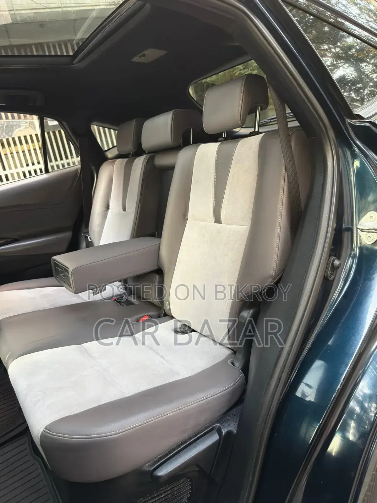 Toyota Harrier 2.0 2016 Black
