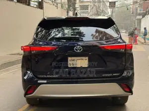 Toyota Highlander 2022 Blue