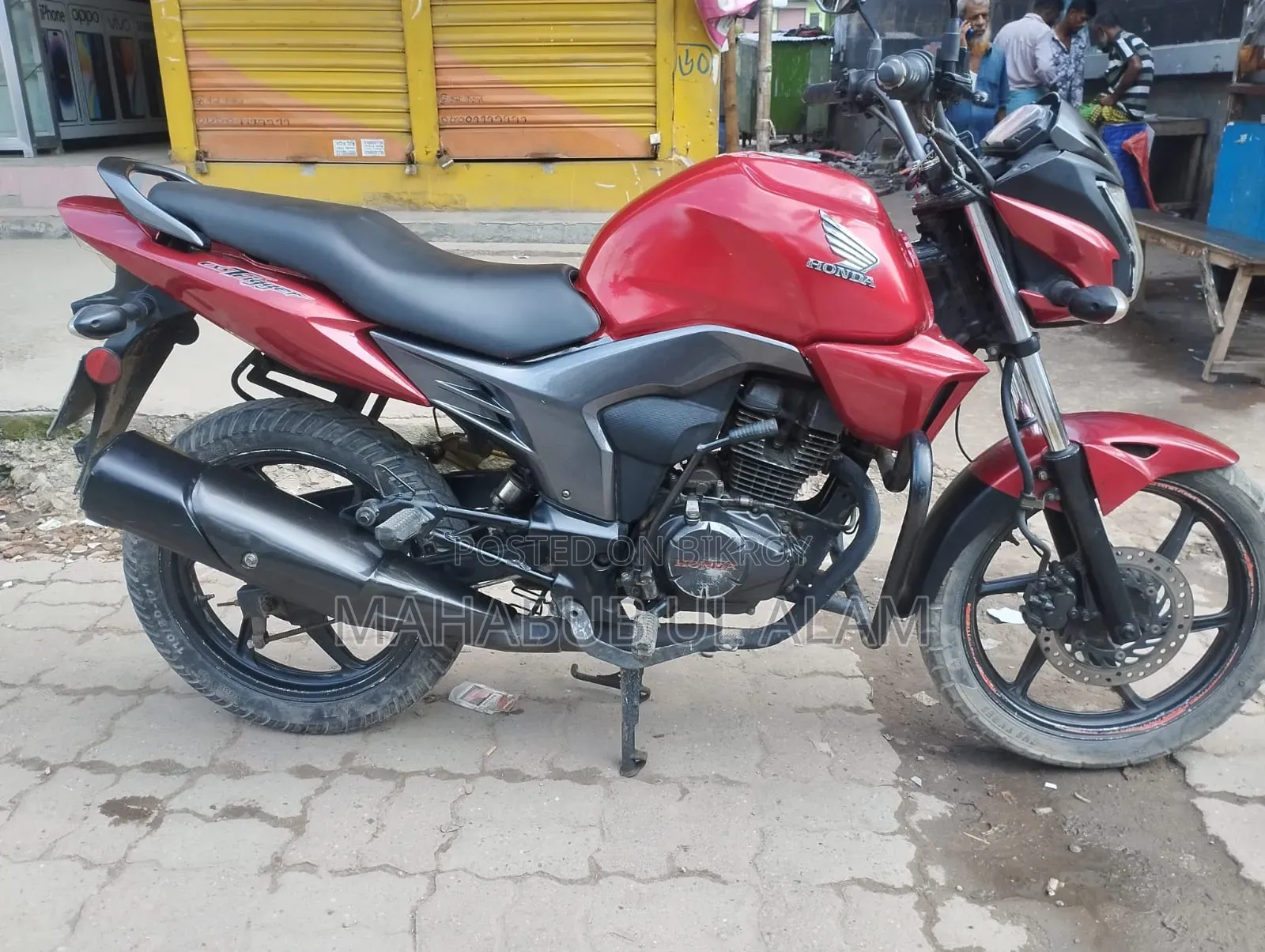 Honda CB 2015 Red
