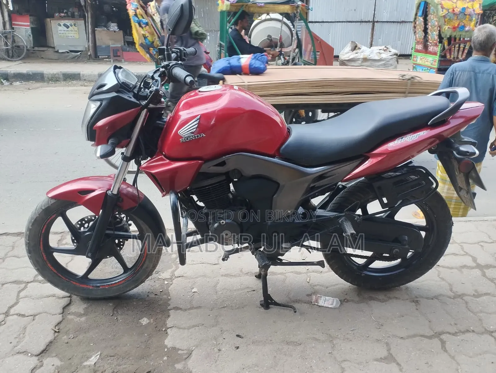 Honda CB 2015 Red