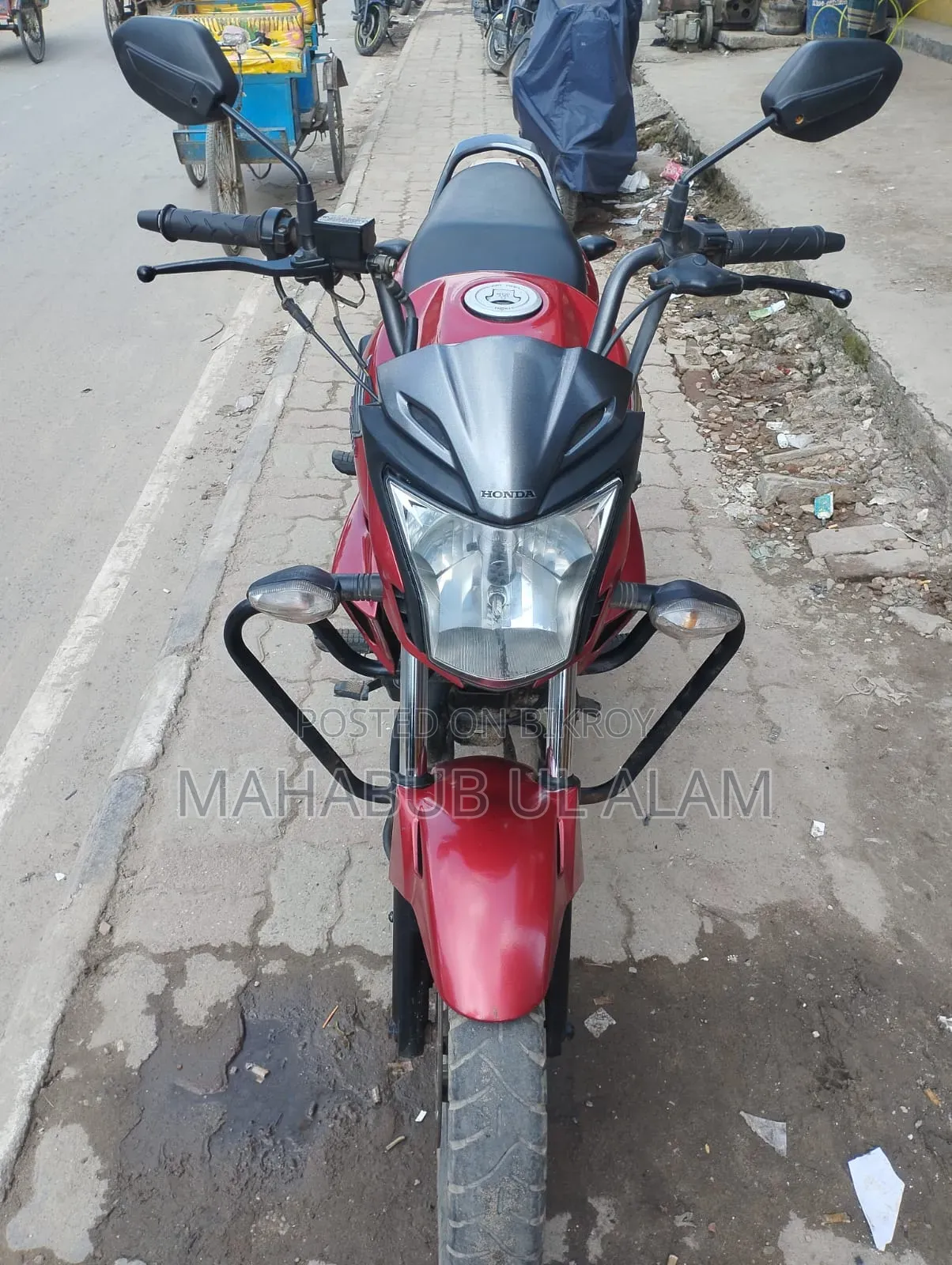 Honda CB 2015 Red
