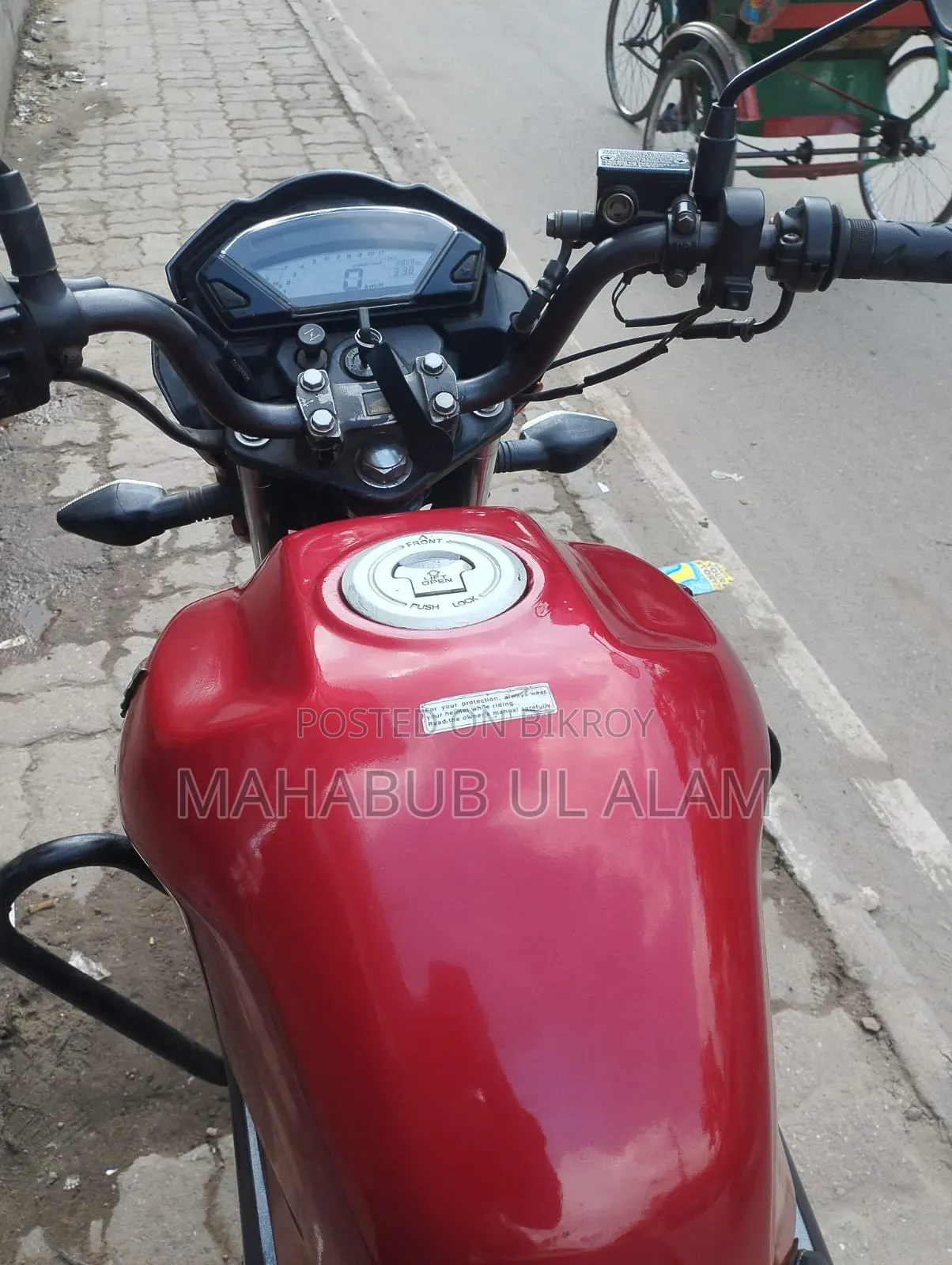 Honda CB 2015 Red