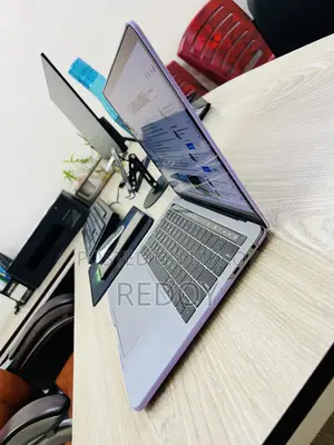 Laptop Apple MacBook Pro 2018 16GB Intel Core I7 SSD 512GB