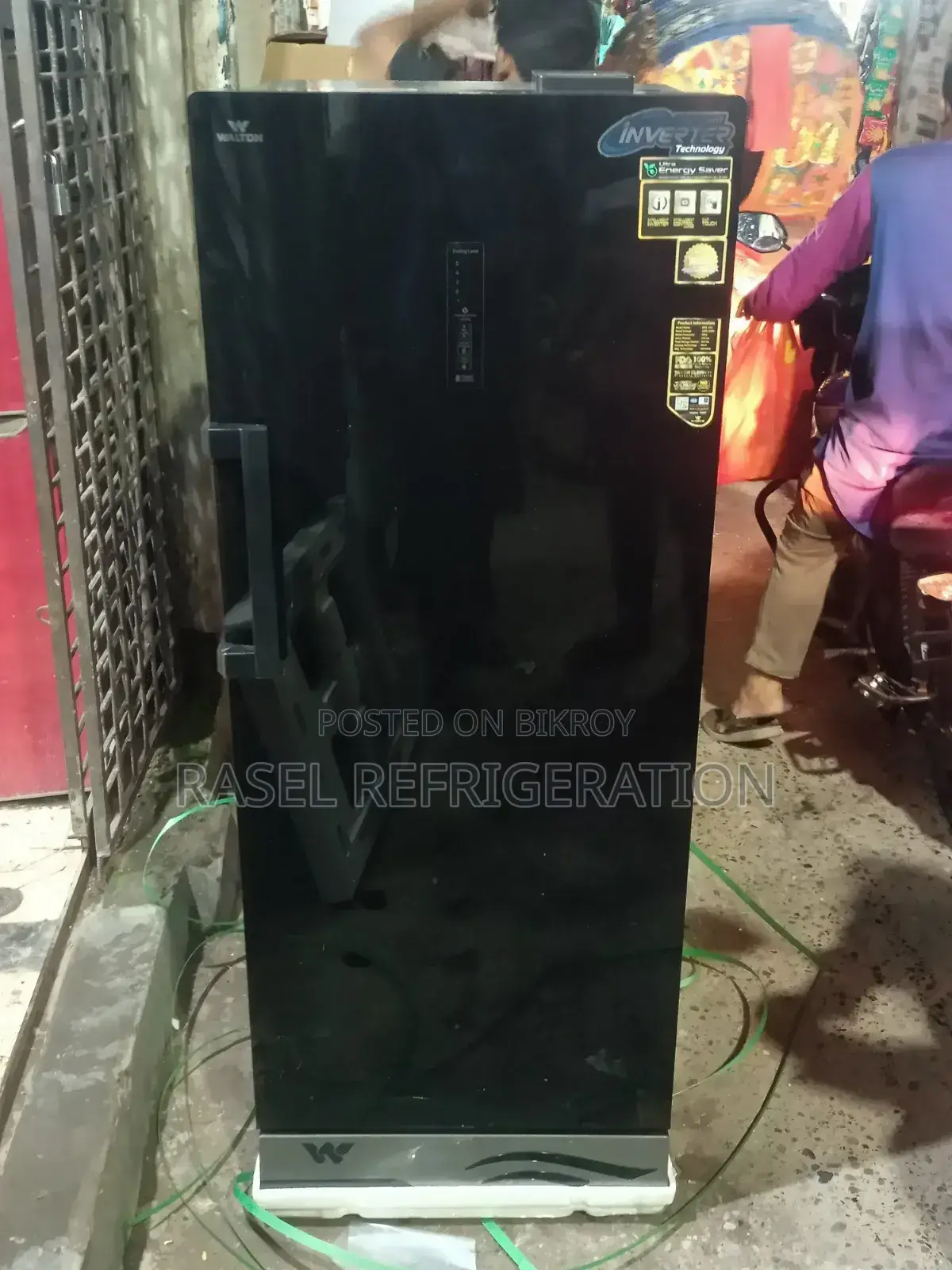 Wue-2g2-Inverter 272 Liter Deep Fridge at 36% discount.