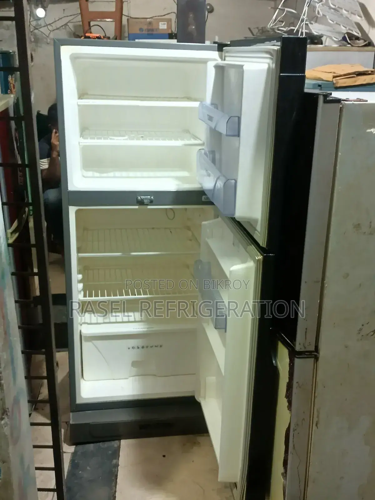 337 Liter running Walton company fridge for sale.