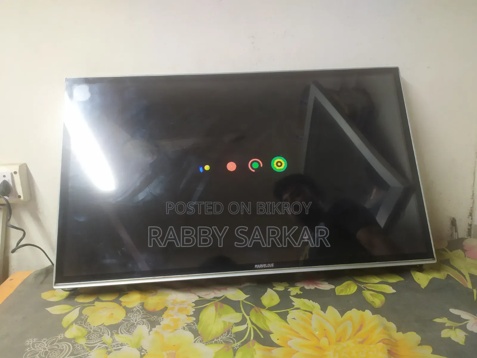 Smart TV 32 Inch with Panel Protector