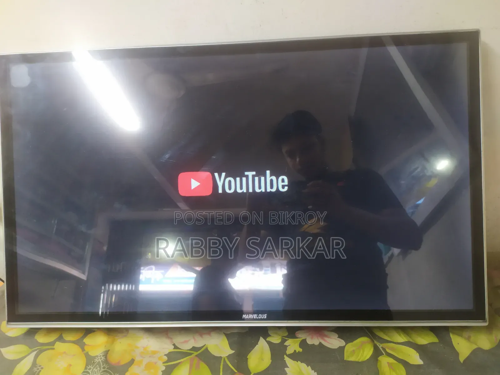 Smart TV 32 Inch with Panel Protector