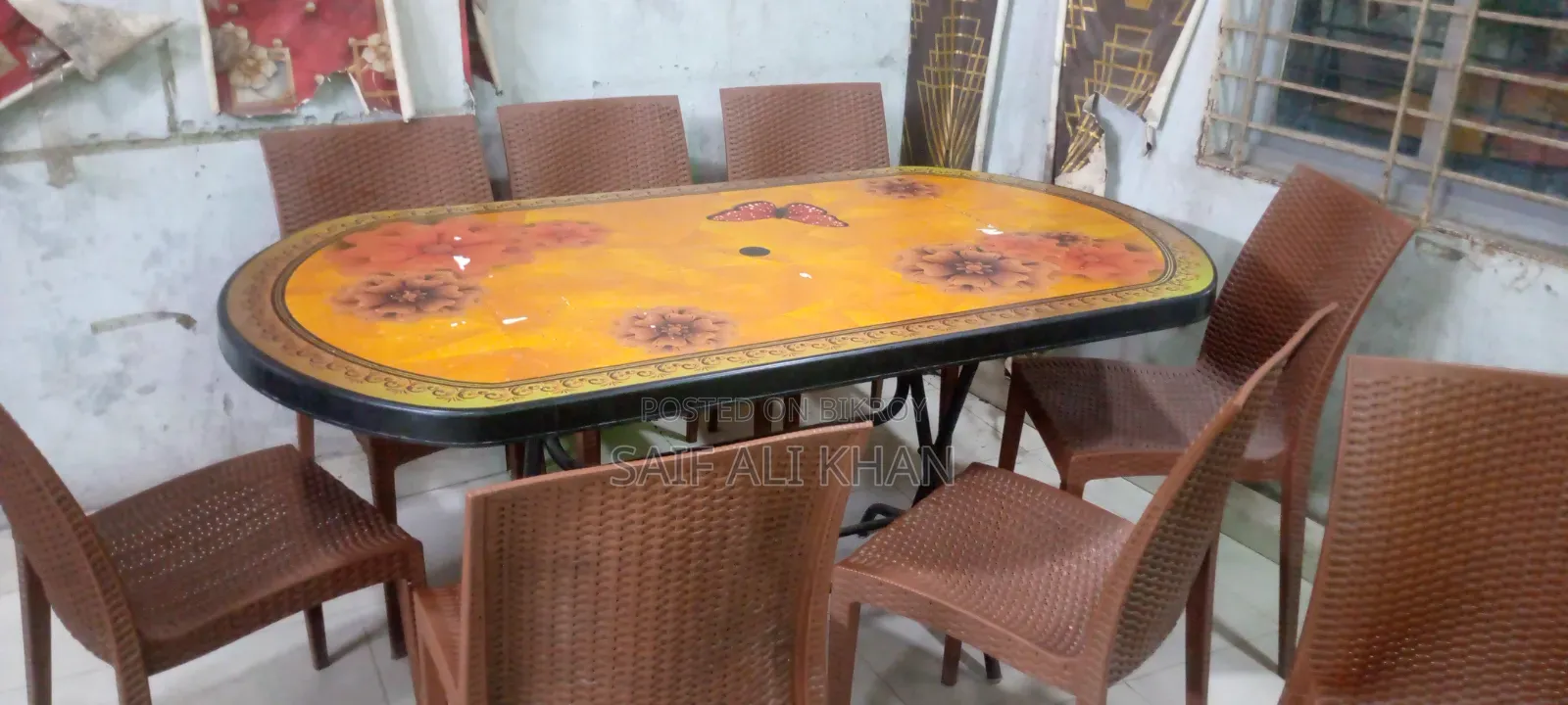রেস্টুরেন্টের জন্য চেয়ার টেবিল ২৪টি চেয়ার এবং ৫টি টেবিল