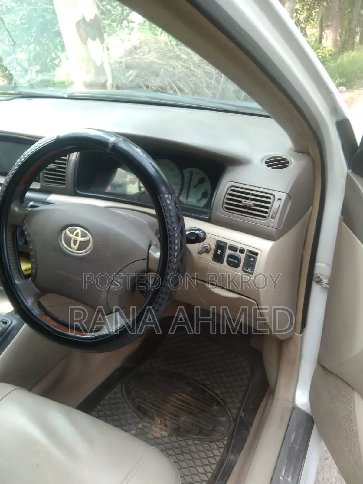 Toyota Corolla 2002 White