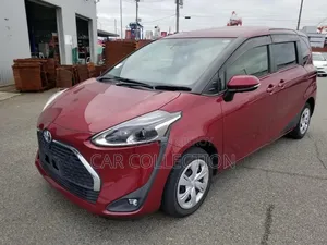 Toyota Sienta 2021 Red