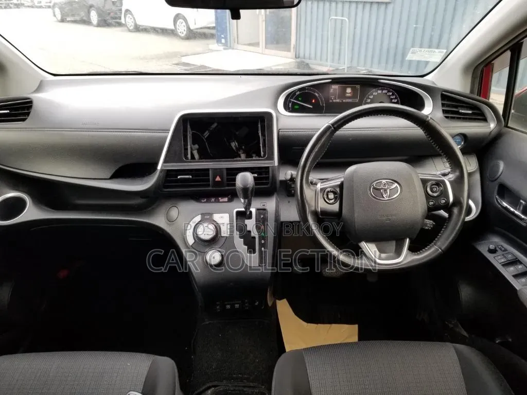 Toyota Sienta 2021 Red