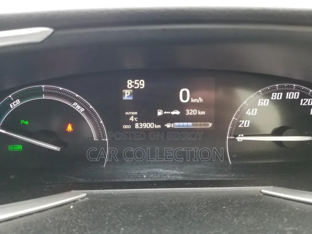 Toyota Sienta 2021 Red