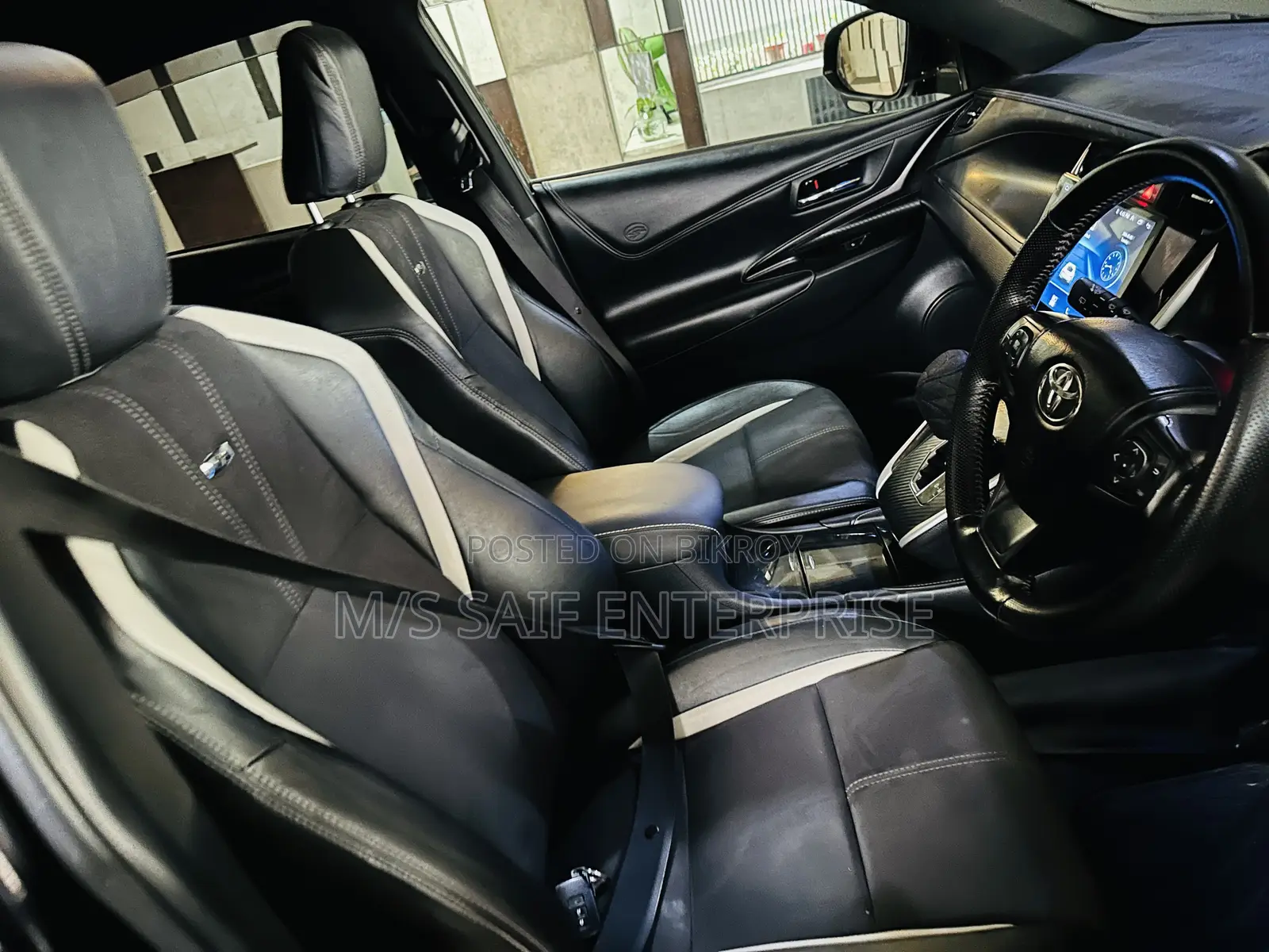 Toyota Harrier 2.0 2015 Black