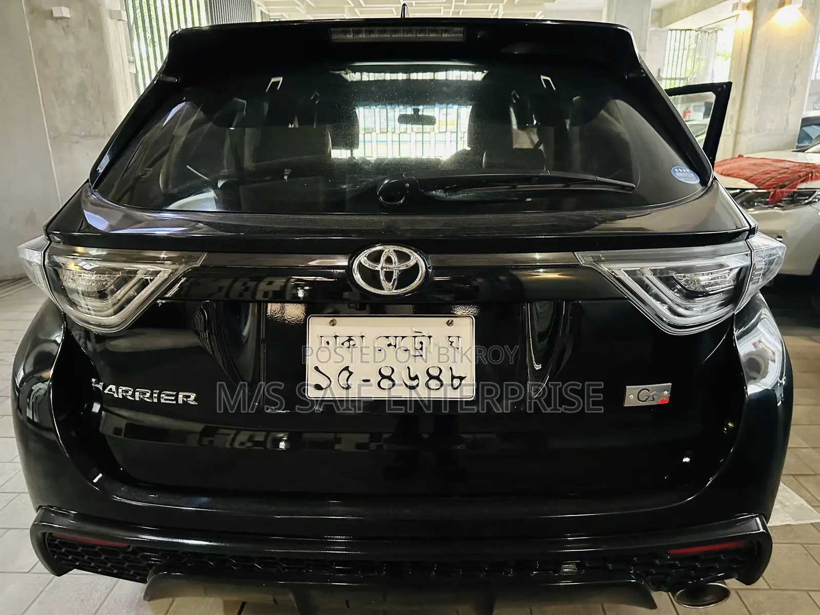 Toyota Harrier 2.0 2015 Black