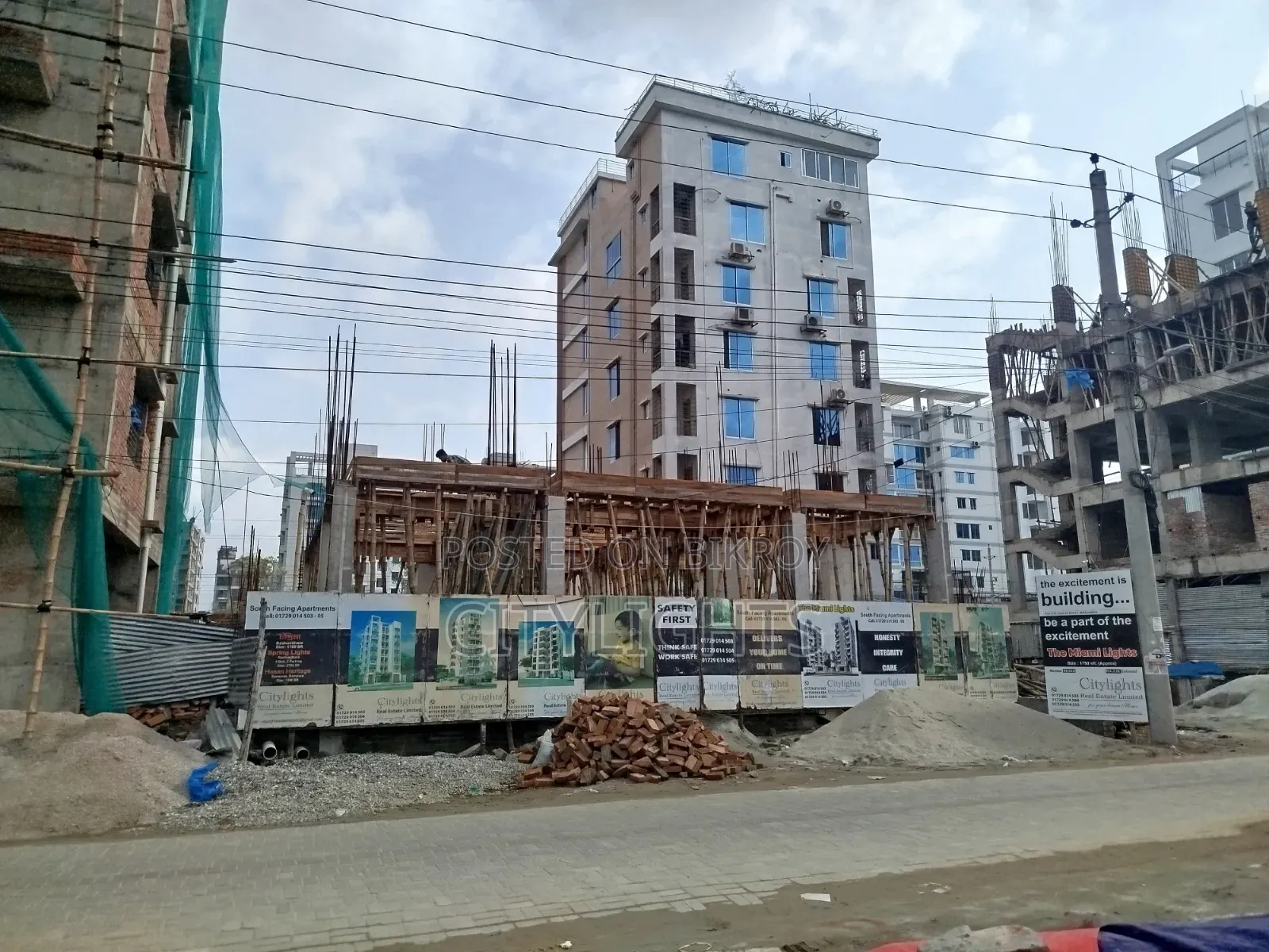 3bdrm Apartment in Citylights Real, Basundhara for Sale
