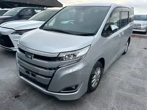 Toyota Noah 2021 Silver