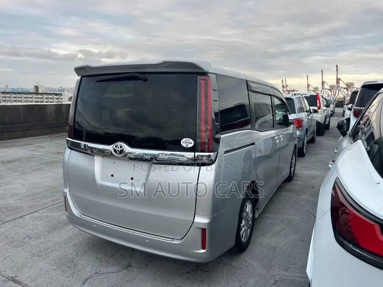 Toyota Noah 2021 Silver