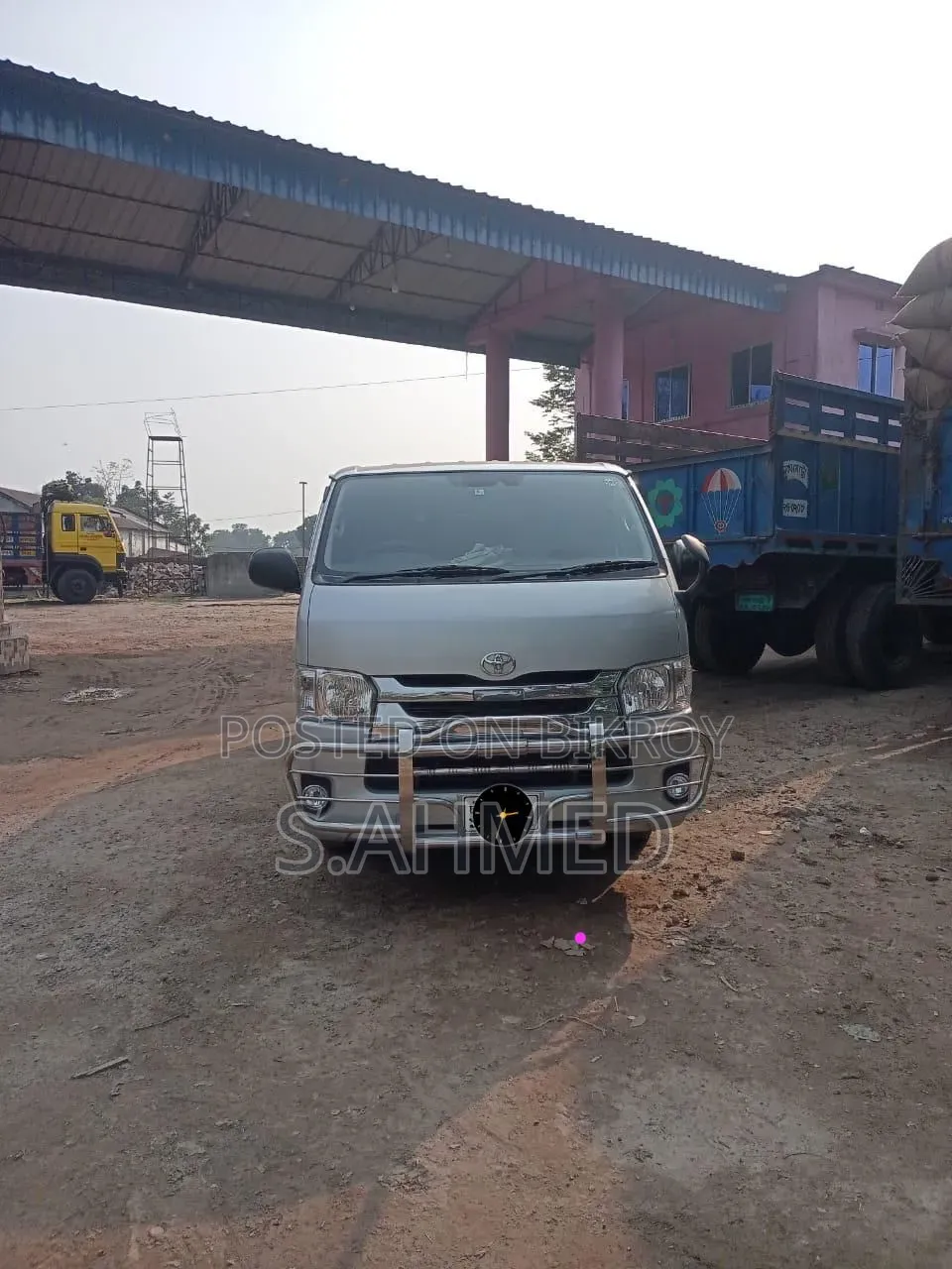 Toyota HiAce 2018 Silver