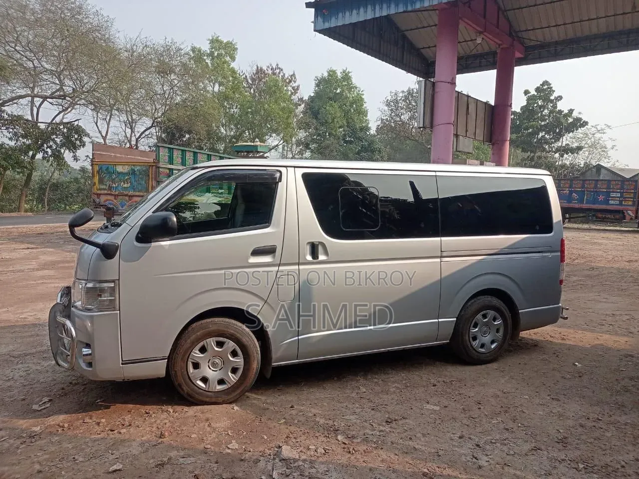 Toyota HiAce 2018 Silver