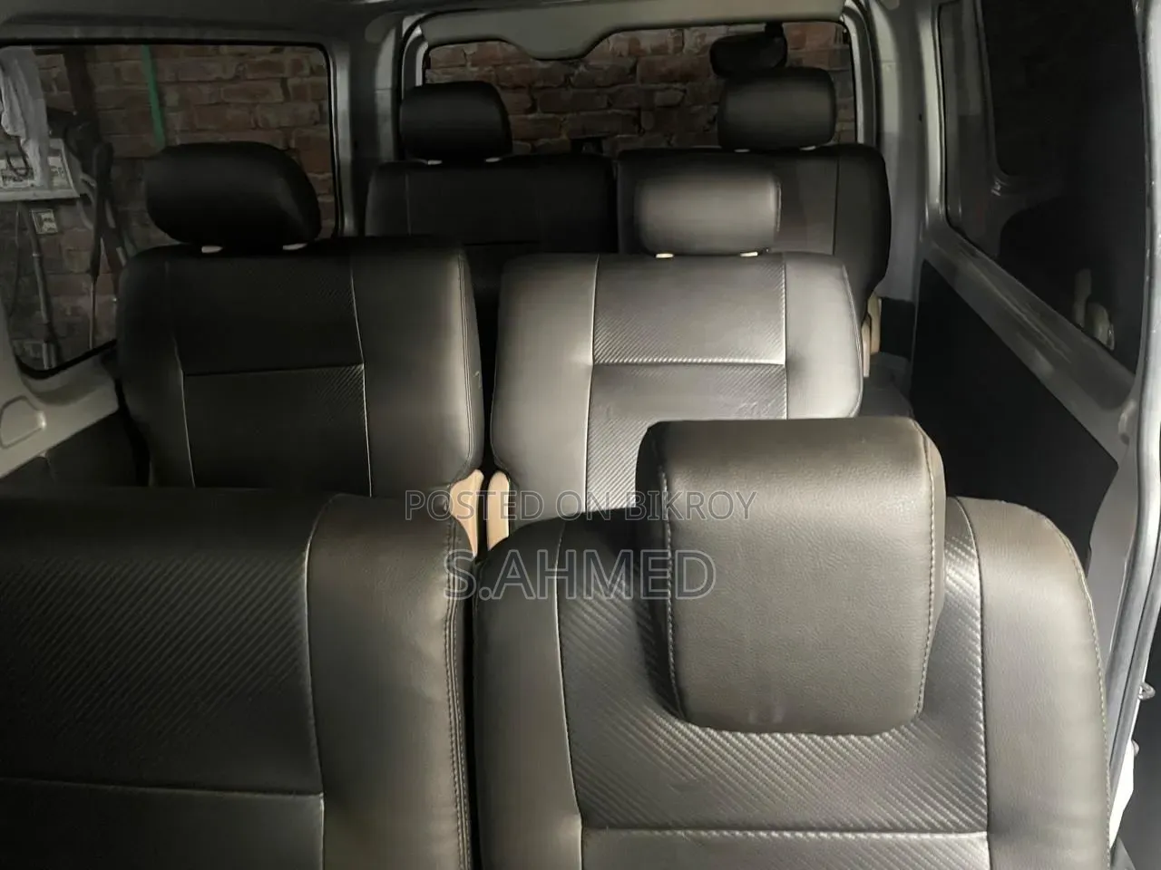 Toyota HiAce 2018 Silver
