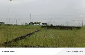 বসুন্ধরা এন ব্লকে, ৫ কাঠা জমি বিক্রয় হবে।