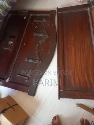 মেহগনি কাঠের খাট