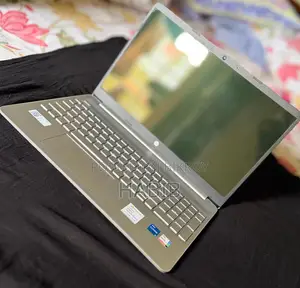 Laptop HP 15s 8GB Intel Core I5 HDD 512GB