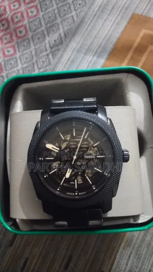 Fossil Automatic ঘড়ি জরুরি ভিত্তিতে বিক্রি