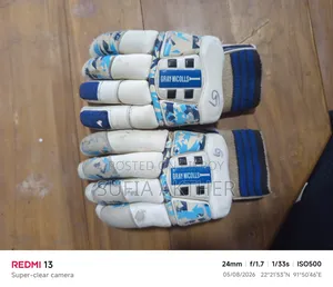 Affordable Cricket Accessories for All Players. 6 Items.