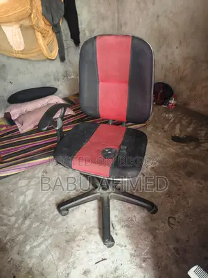 চেয়ার বিক্রির জন্য