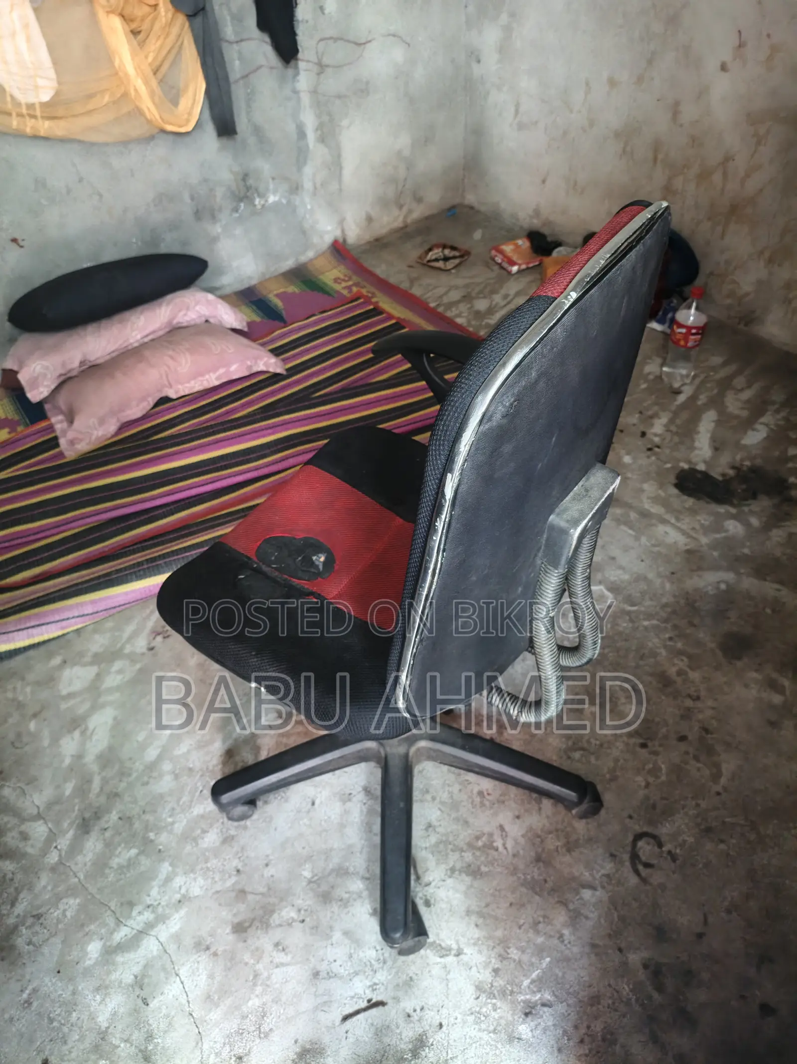চেয়ার বিক্রির জন্য