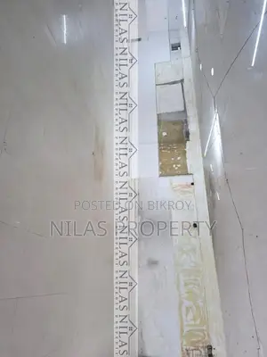 ধানমন্ডিতে গ্রাউন্ড ফ্লোর শোরুম/ক্যাফে স্পেস ভাড়ার জন্য
