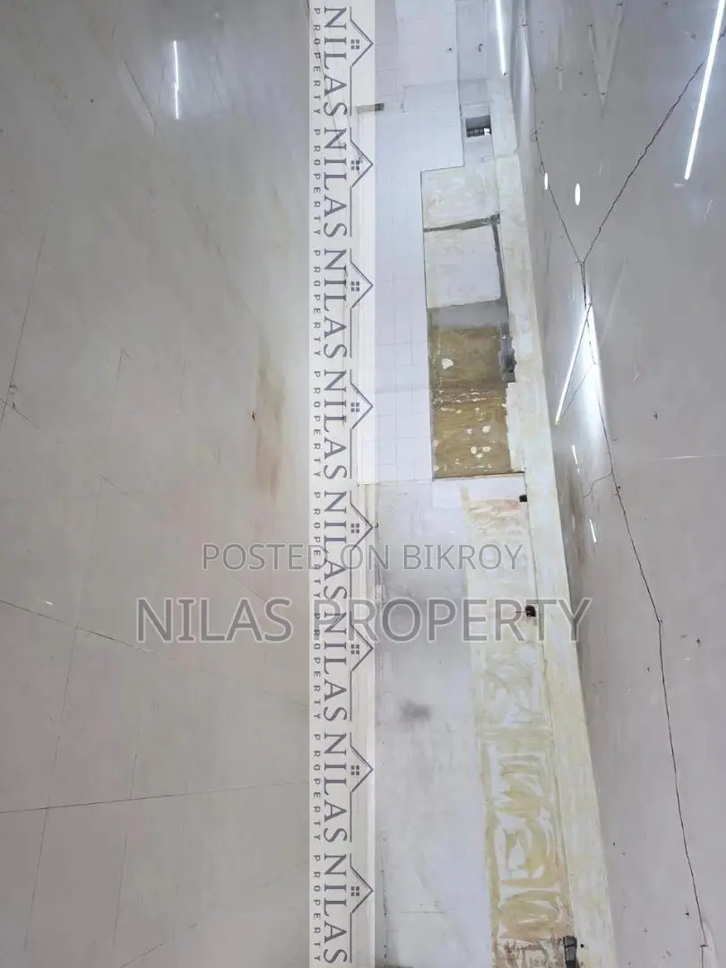ধানমন্ডিতে গ্রাউন্ড ফ্লোর শোরুম/ক্যাফে স্পেস ভাড়ার জন্য