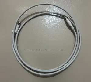 অ্যাপল ২০ ওয়াট ইউএসবি-সি পাওয়ার অ্যাডাপ্টার সাথে অ্যাপল ইউএসবি-সি টু লাইটনিং কেবল - ১ মিটার