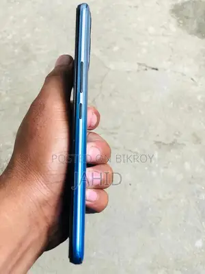 ইনফিনিক্স হট ১২ প্লে ৬৪ জিবি ব্লু