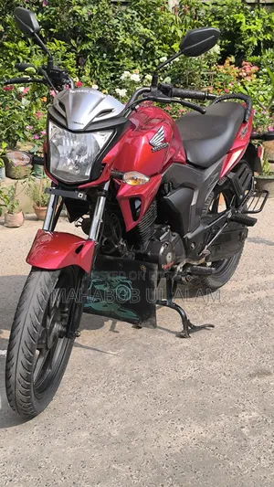 Honda CB 2015 Red