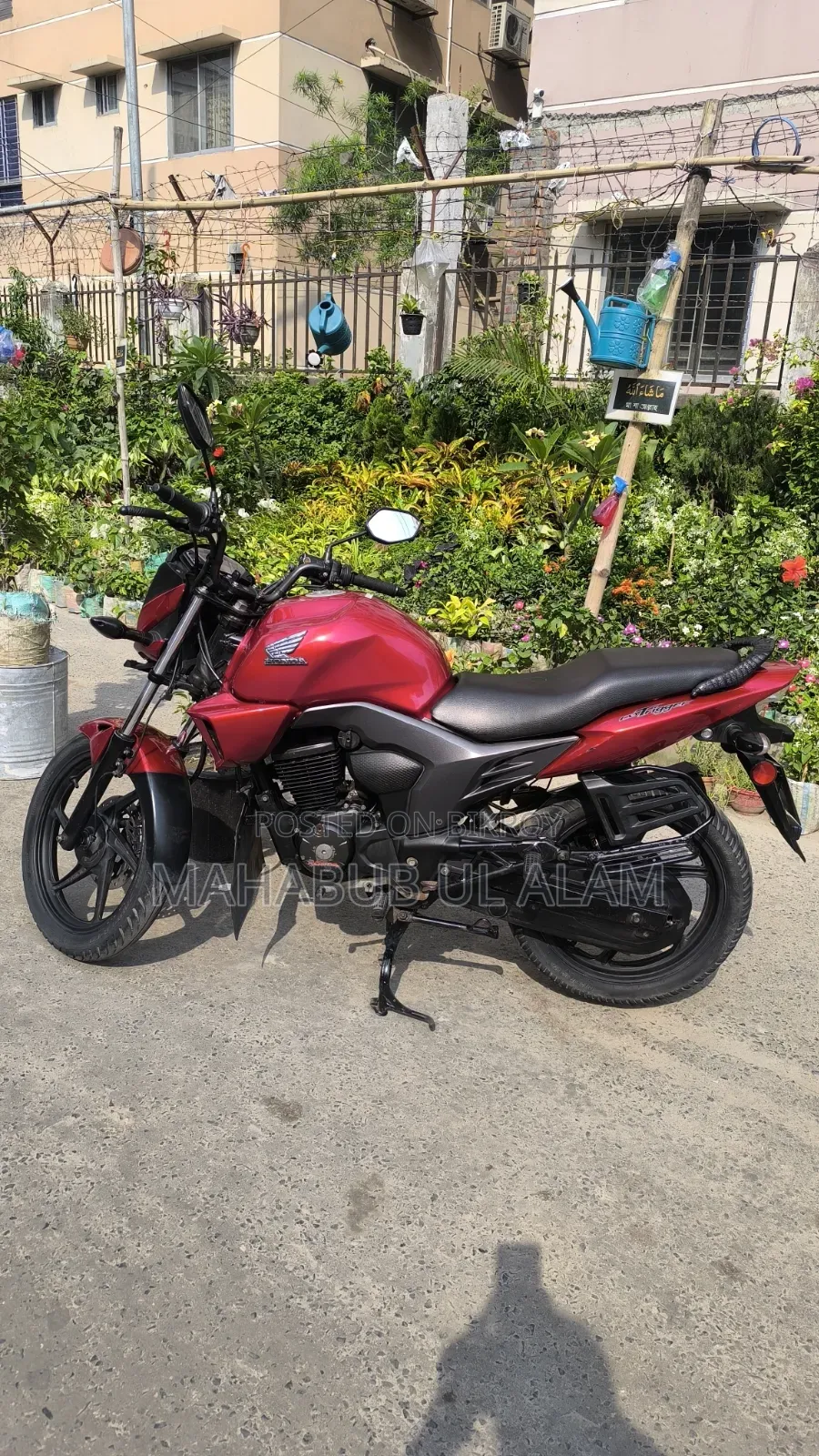 Honda CB 2015 Red