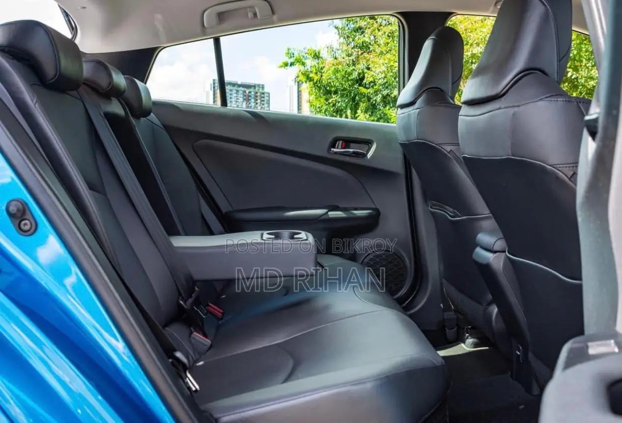 Toyota Prius XLE FWD 2019 Blue