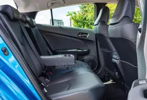Toyota Prius XLE FWD 2019 Blue