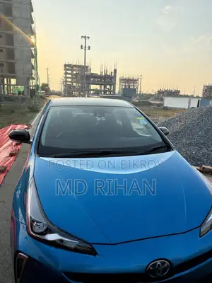 Toyota Prius XLE FWD 2019 Blue