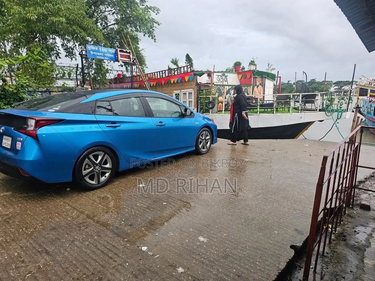 Toyota Prius XLE FWD 2019 Blue