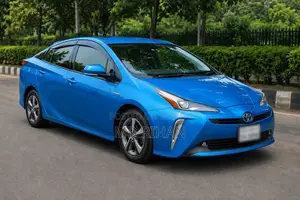 Toyota Prius XLE FWD 2019 Blue