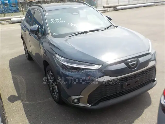 টয়োটা করোলা ক্রস ২০২৪ গ্রে