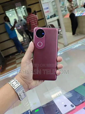 Vivo V50 ২৫৬ জিবি লাল