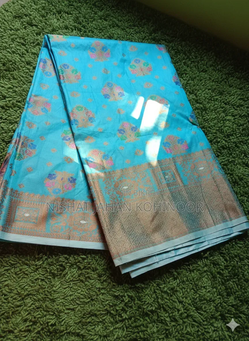 Like-new sarees, all together